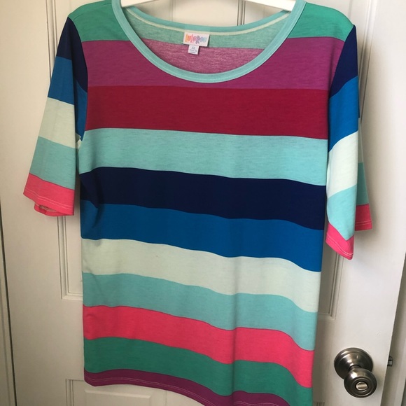 LuLaRoe Tops - Lularoe Gigi Shirt